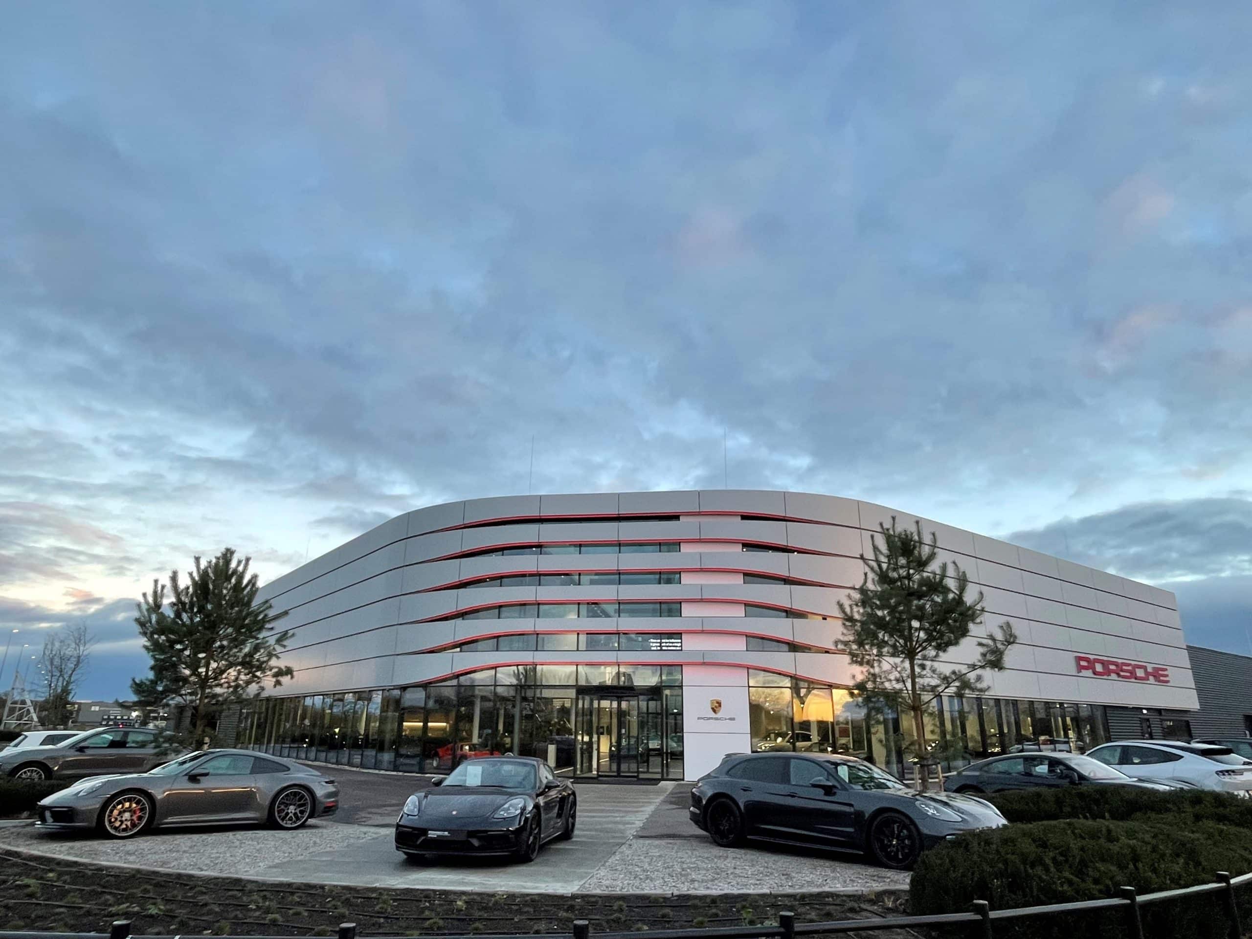 Porsche Centre Twente, Opdrachtgever: Aan de Stegge Twello